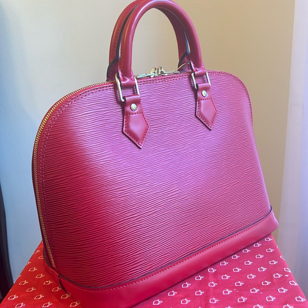 Authentic Louis Vuitton Epi PM Alma